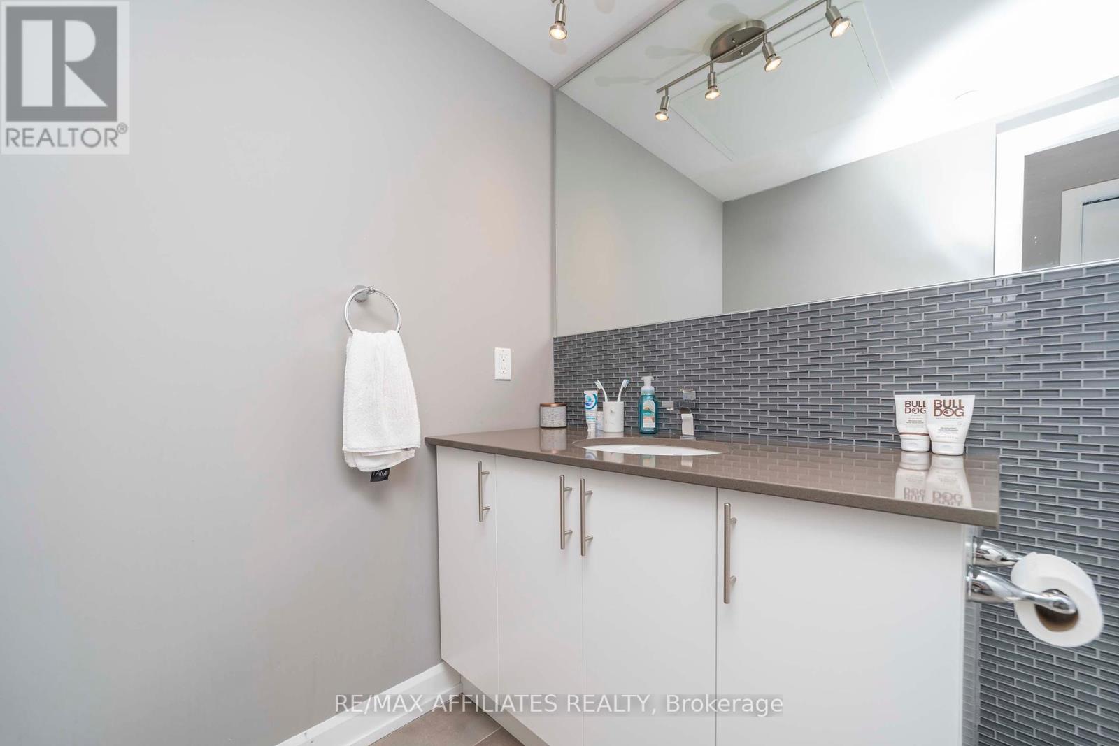 503 - 150 Greenfield Avenue, Ottawa, Ontario  K1S 5W6 - Photo 14 - X12407107