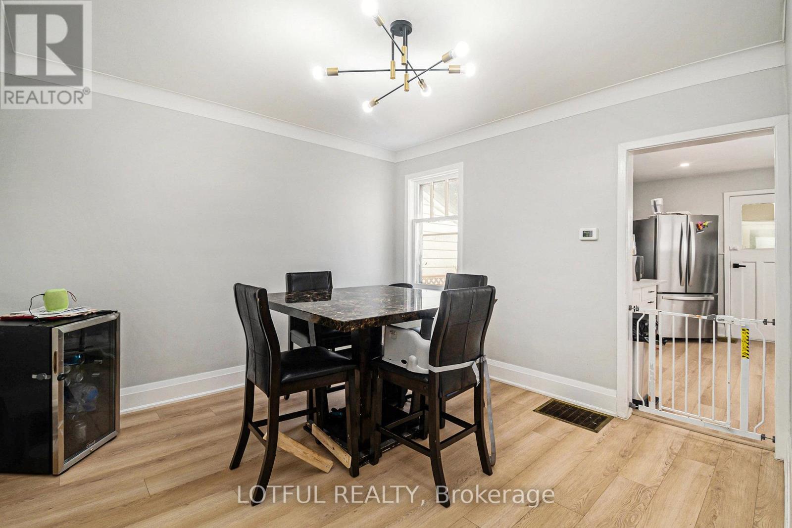13 Pinehurst Avenue, Ottawa, Ontario  K1Y 1K2 - Photo 3 - X12407115