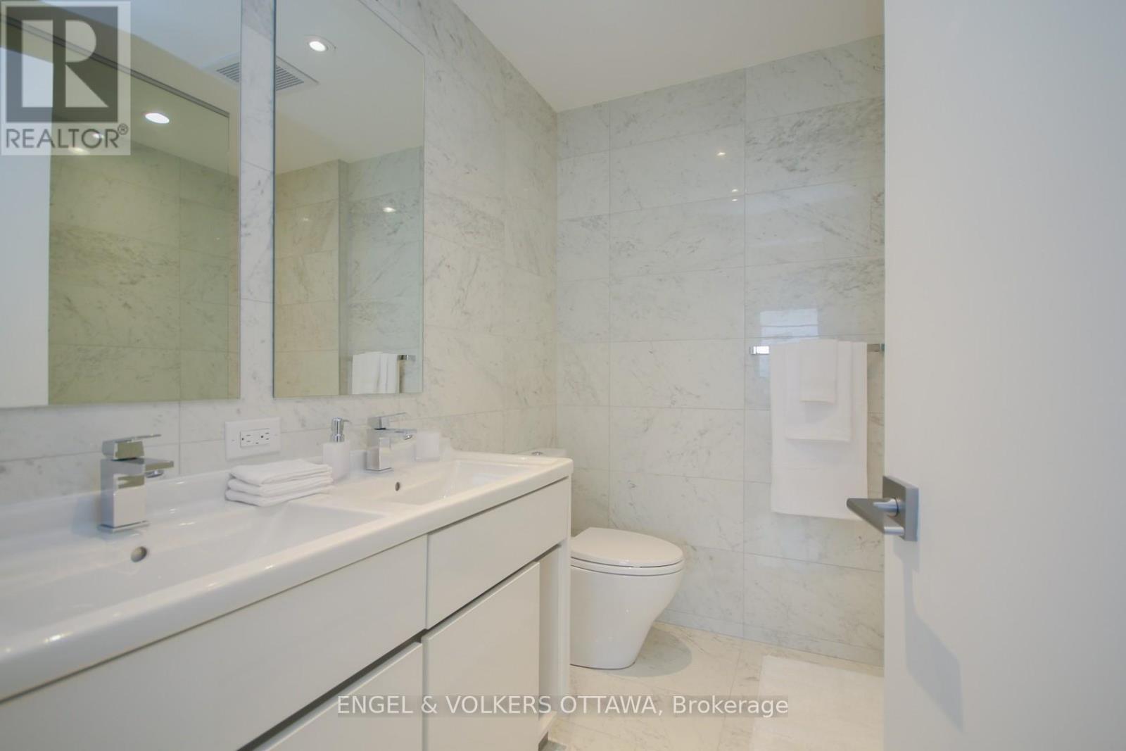 2203 - 199 Slater Street, Ottawa, Ontario  K1P 0C8 - Photo 14 - X12407142