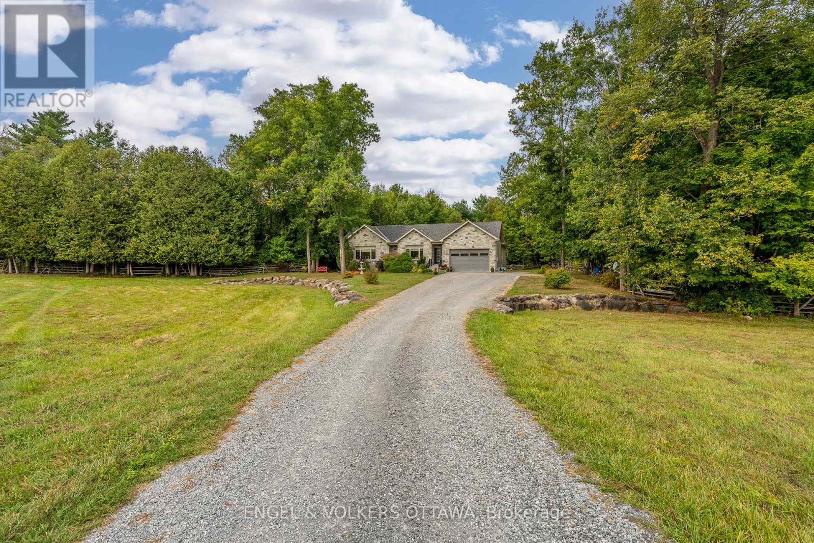1313 Old Perth Road, Mississippi Mills, Ontario  K0A 1A0 - Photo 5 - X12407159