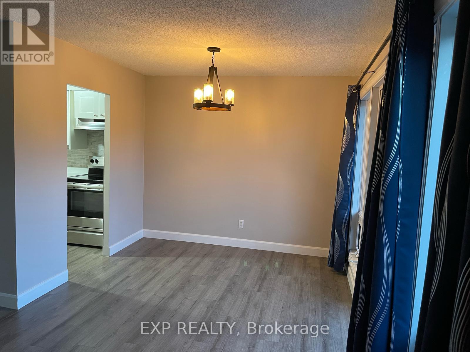 G3 - 158 Mcarthur Avenue, Ottawa, Ontario  K1L 8E7 - Photo 3 - X12407188