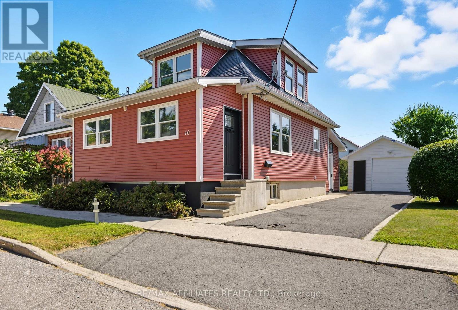 10 ALVIN STREET, Perth, Ontario