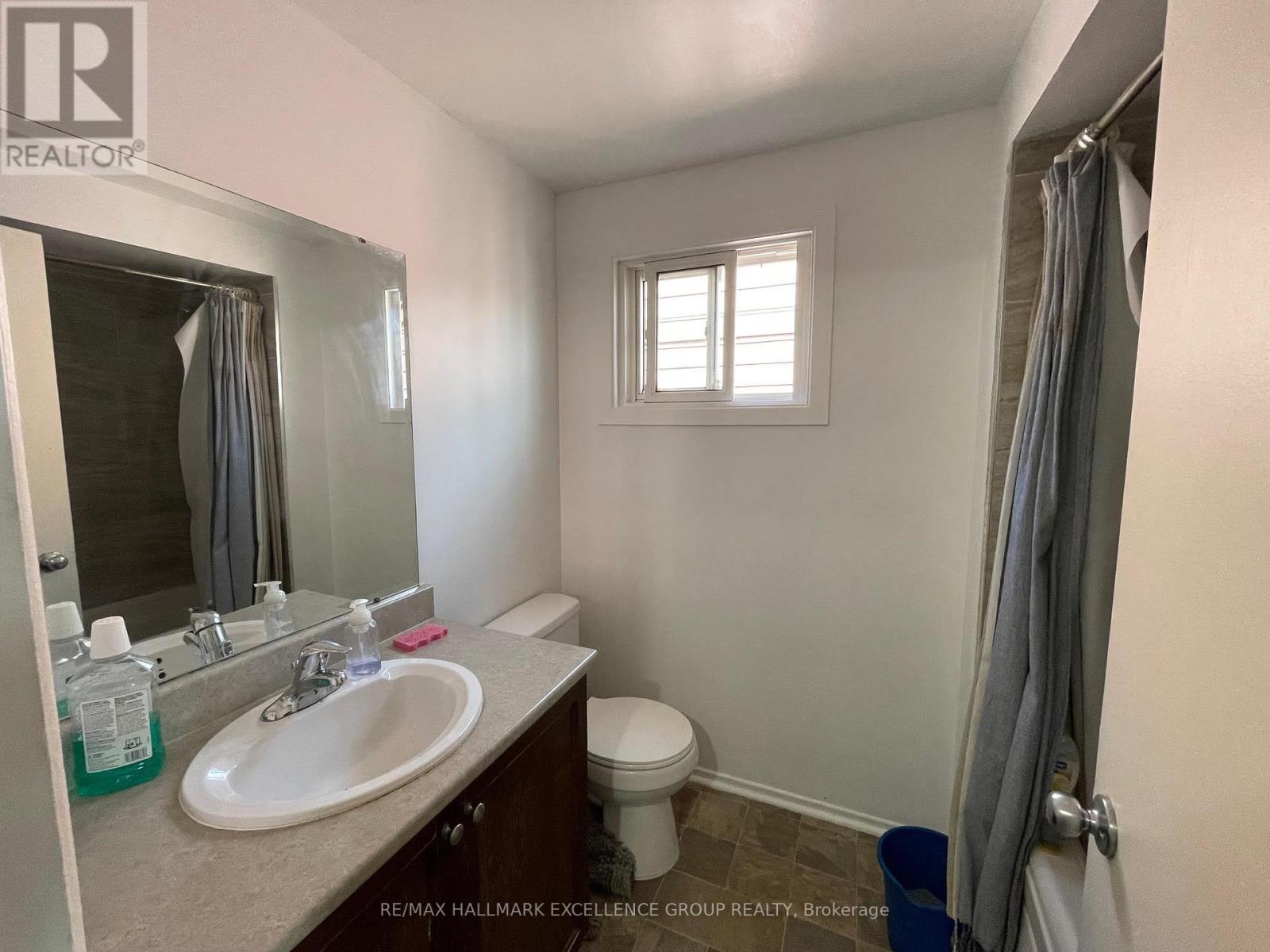 8 - 1906 Belmore Lane, Ottawa, Ontario  K1B 4Z8 - Photo 12 - X12407220