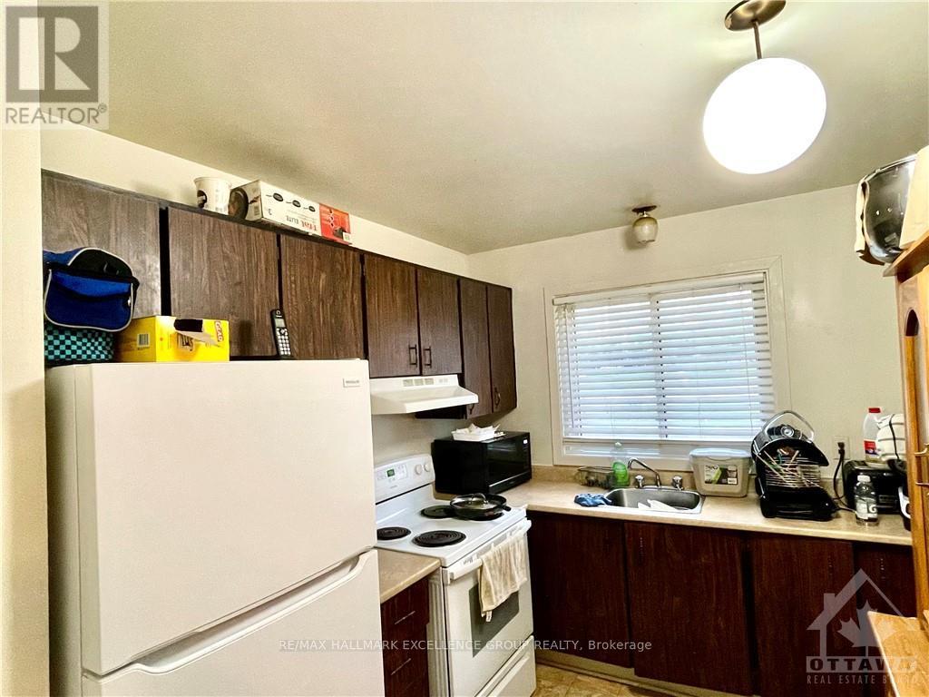 8 - 1906 Belmore Lane, Ottawa, Ontario  K1B 4Z8 - Photo 6 - X12407220