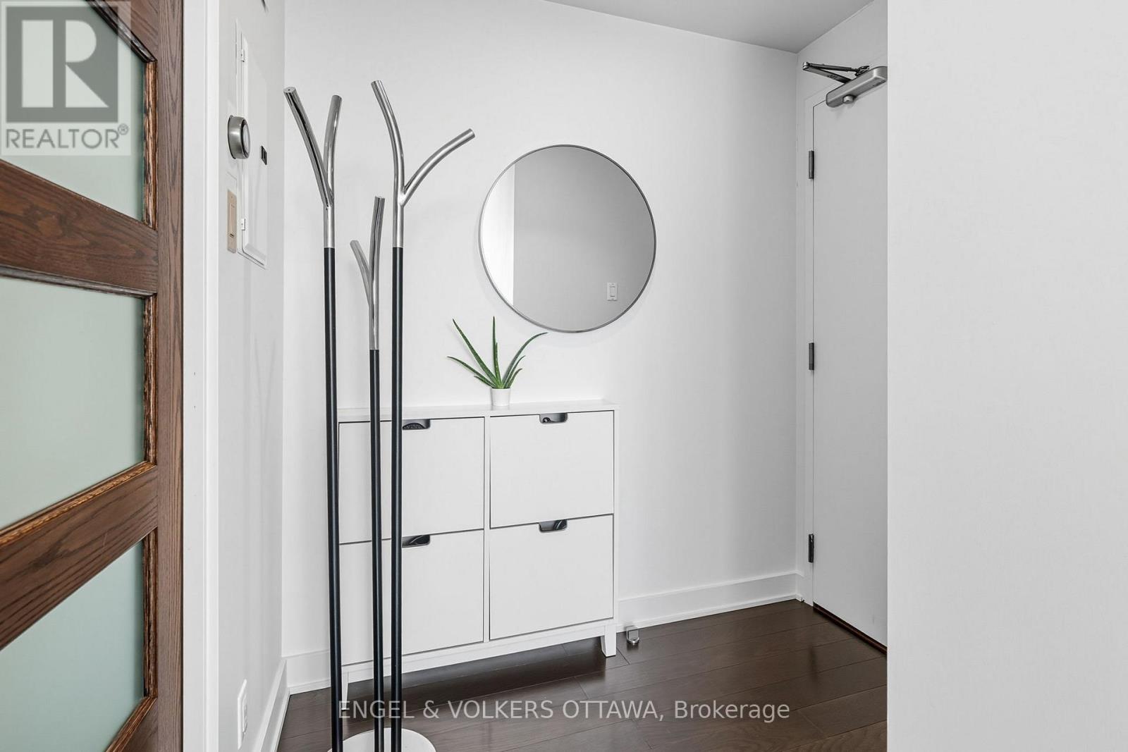 603 - 360 Mcleod Street, Ottawa, Ontario  K2P 1A9 - Photo 2 - X12407229