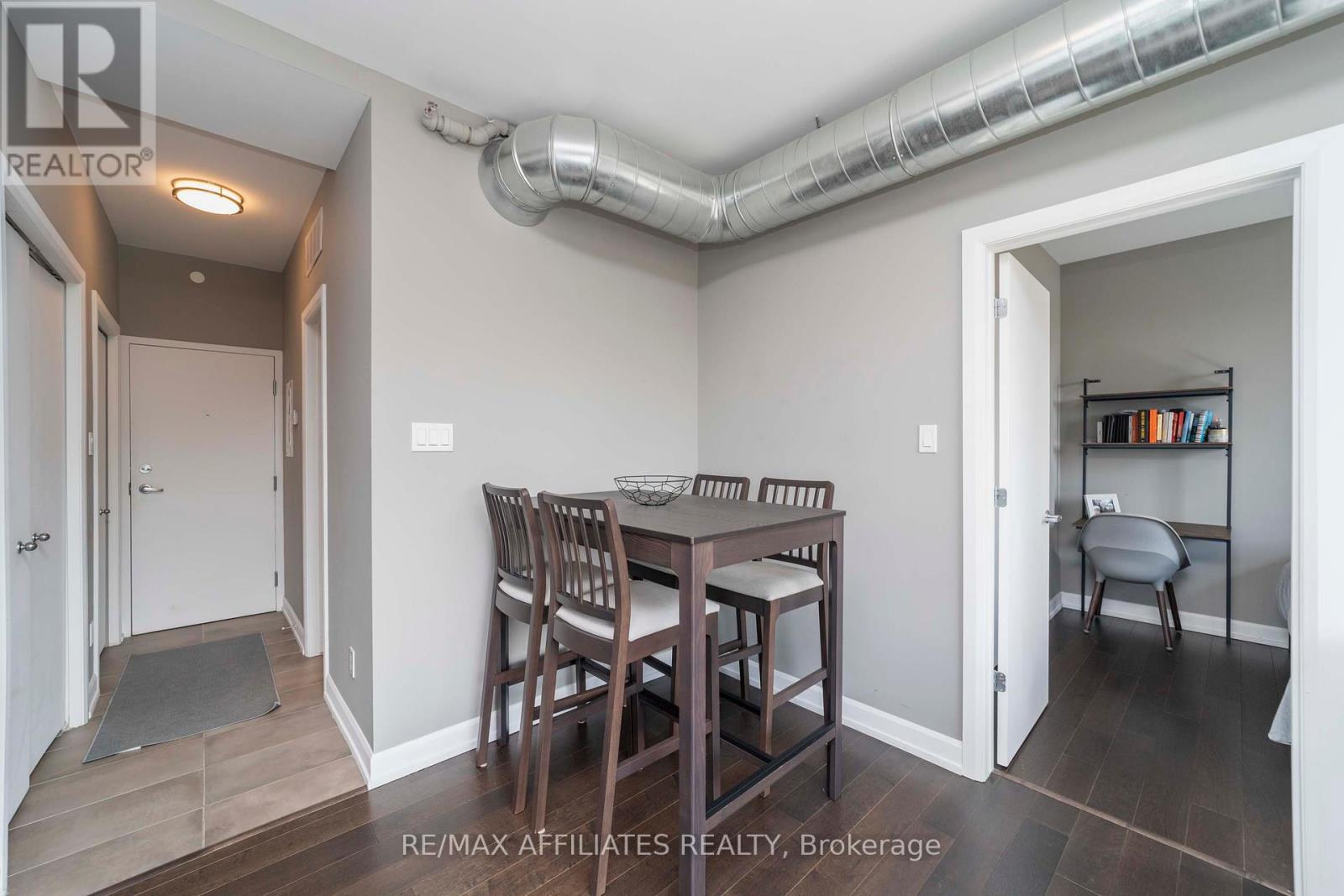 503 - 150 Greenfield Avenue, Ottawa, Ontario  K1S 5W6 - Photo 3 - X12407233