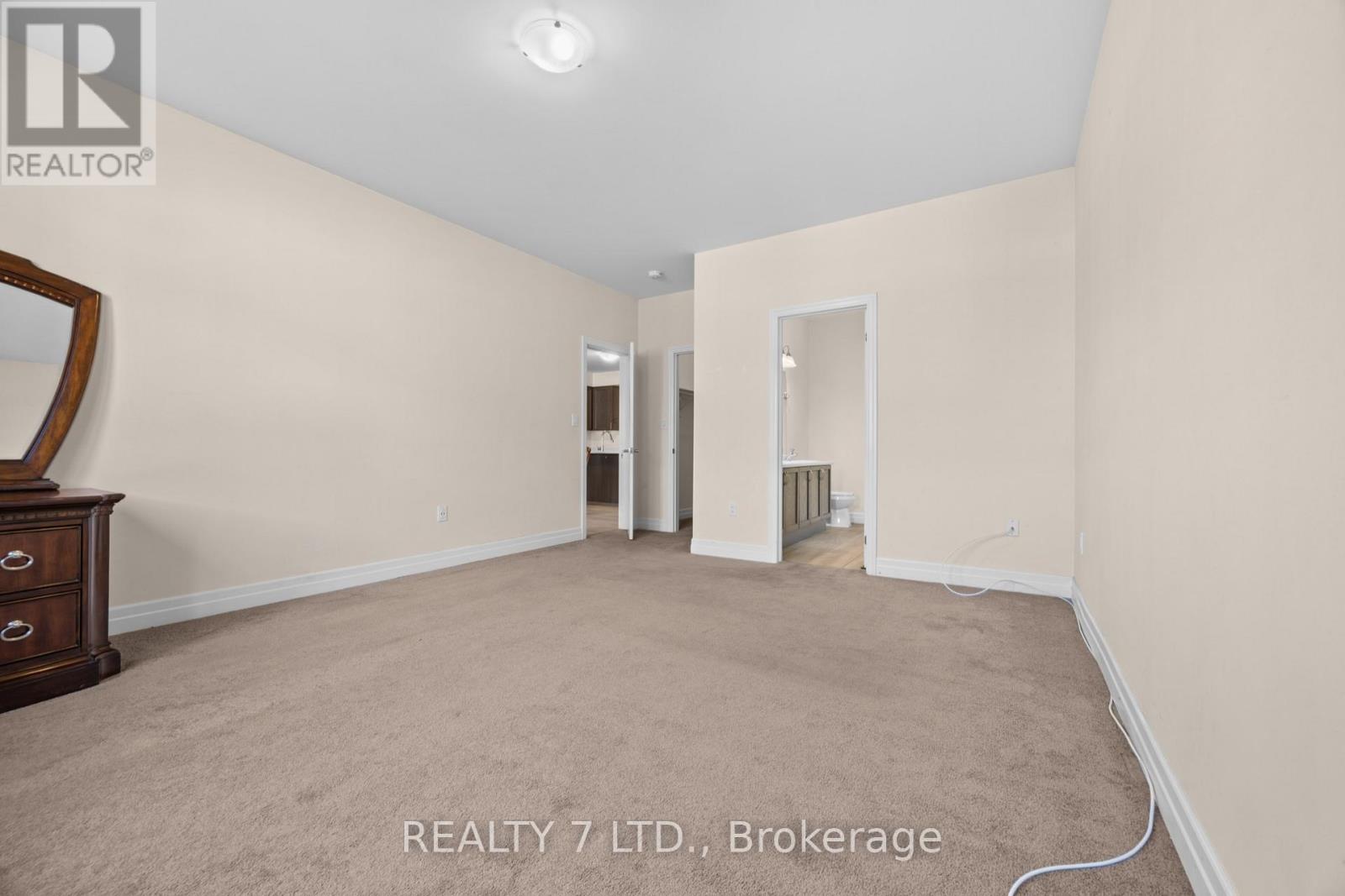 4427 Shuttleworth Drive, Niagara Falls, Ontario  L2G 0X5 - Photo 18 - X12407125