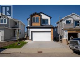 2706 43 Street S Discovery