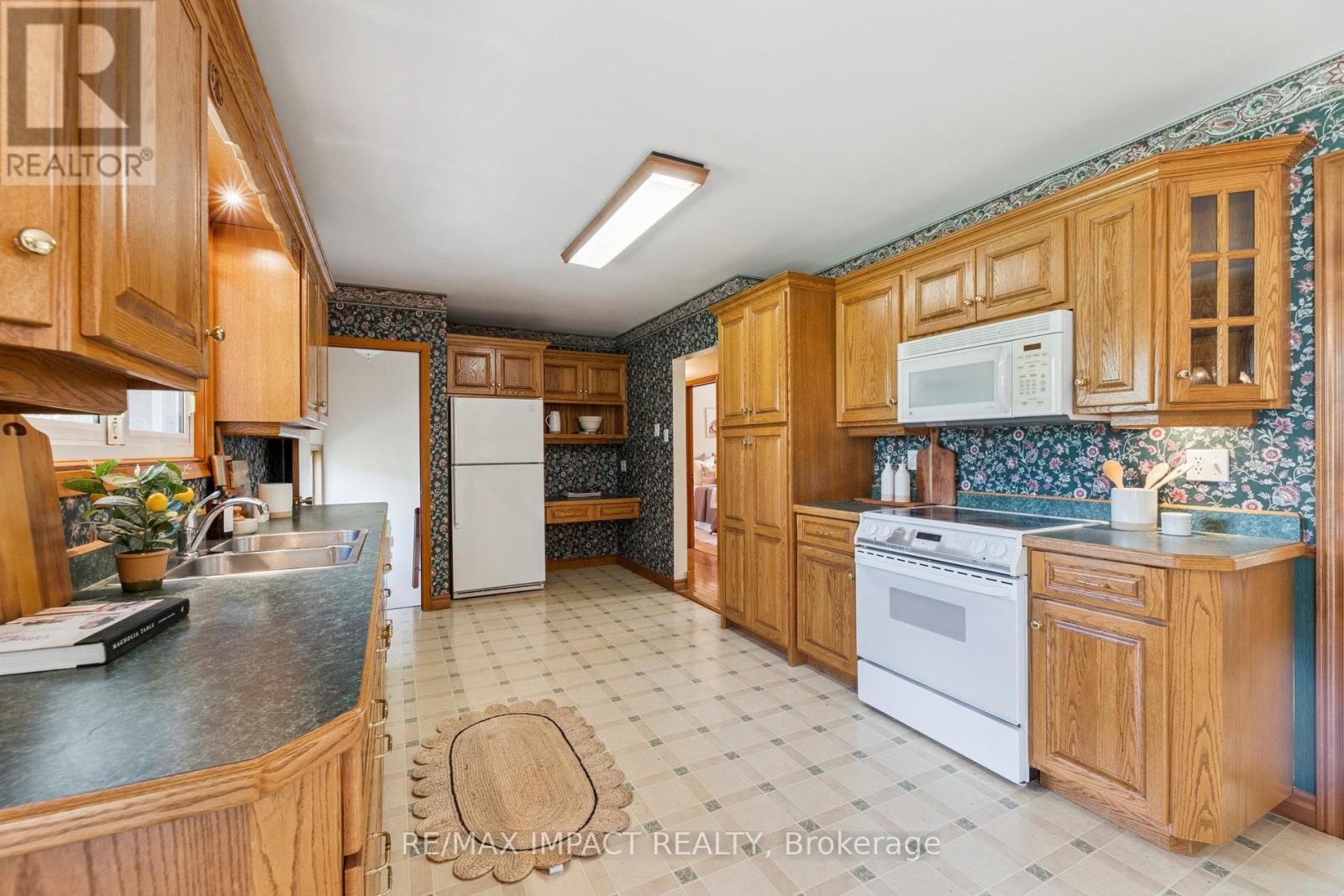 298 Plati Avenue, Douro-Dummer, Ontario  K9L 1C7 - Photo 15 - X12407156