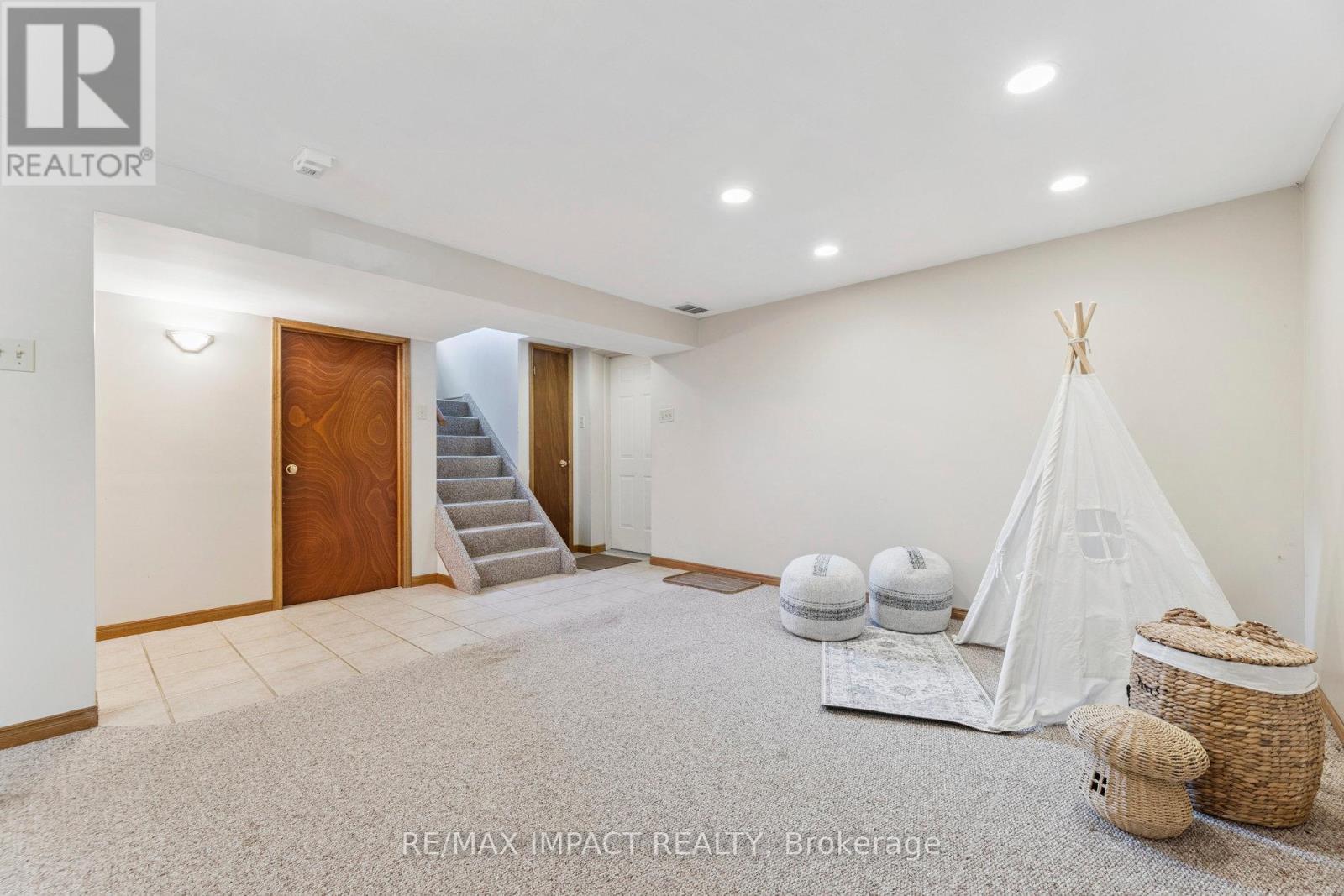 298 Plati Avenue, Douro-Dummer, Ontario  K9L 1C7 - Photo 33 - X12407156