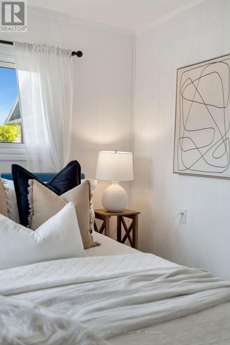 19 Prince Street E, Kawartha Lakes, Ontario  K0M 1A0 - Photo 33 - X12407167