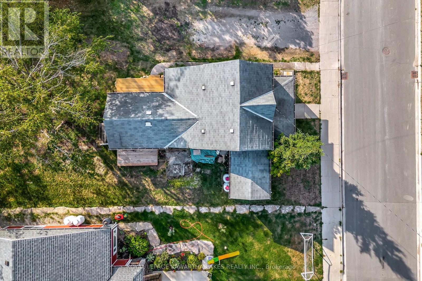 19 Prince Street E, Kawartha Lakes, Ontario  K0M 1A0 - Photo 6 - X12407167