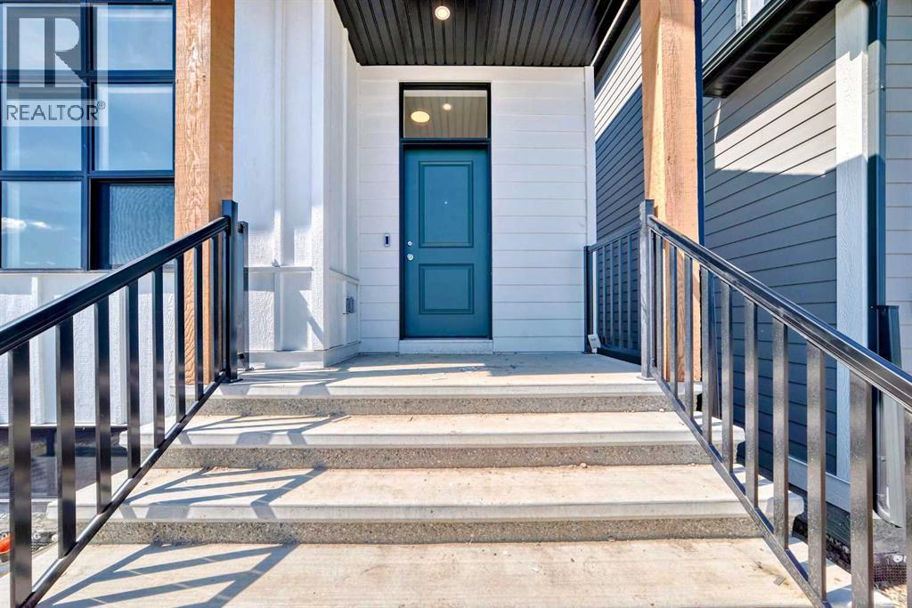15 Magnolia Street, Calgary, Alberta  T3M 4C8 - Photo 2 - A2238787