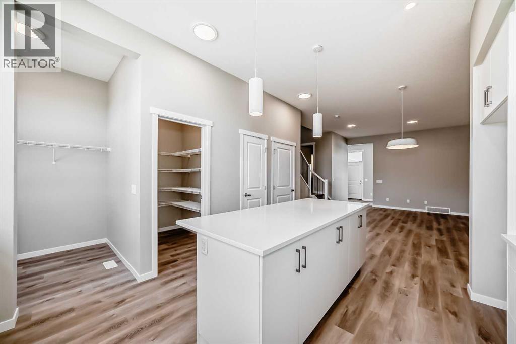15 Magnolia Street, Calgary, Alberta  T3M 4C8 - Photo 7 - A2238787
