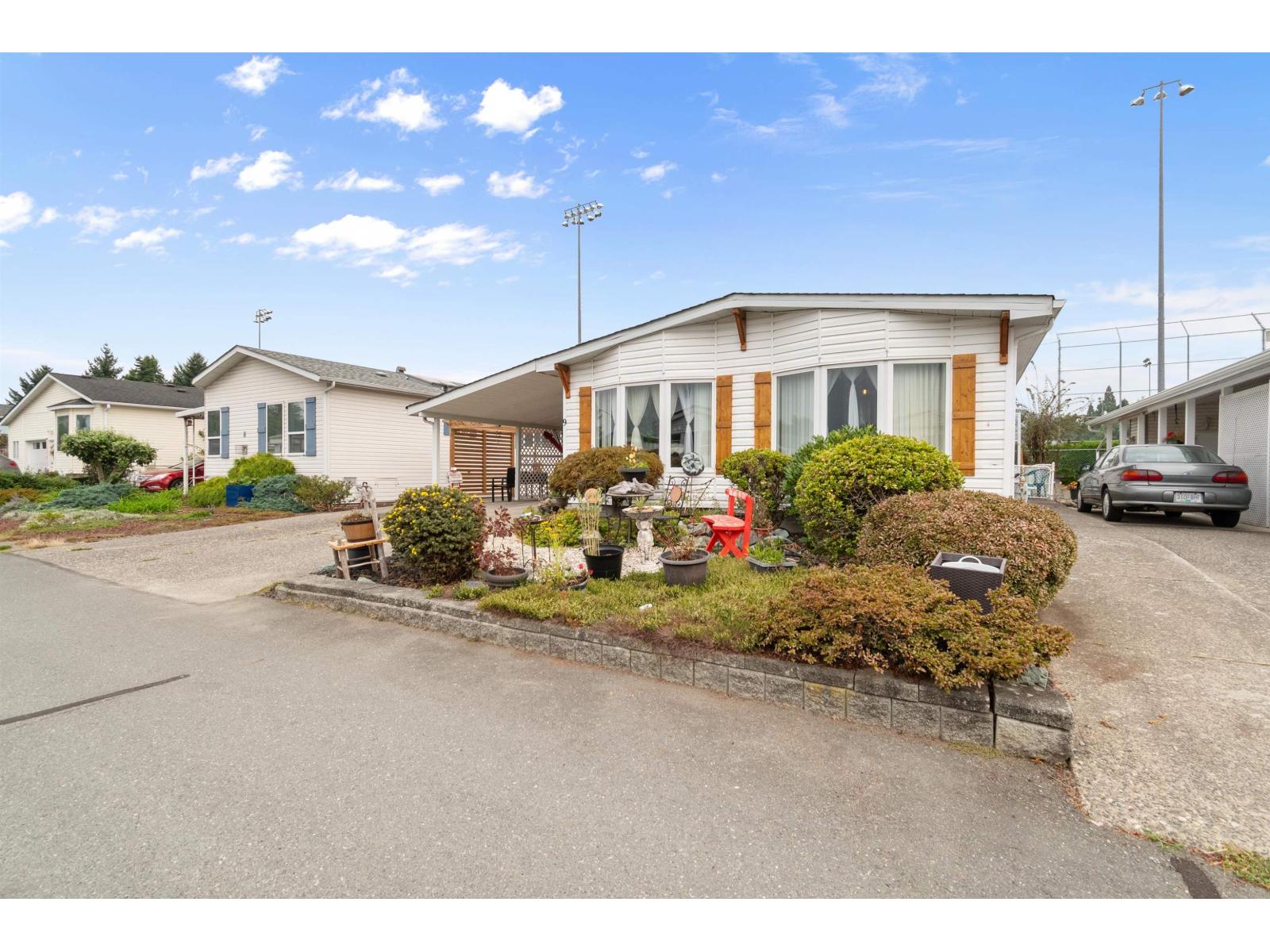 9 9055 Ashwell Road, Chilliwack Proper West, Chilliwack, British Columbia  V2P 7S6 - Photo 2 - R3048250