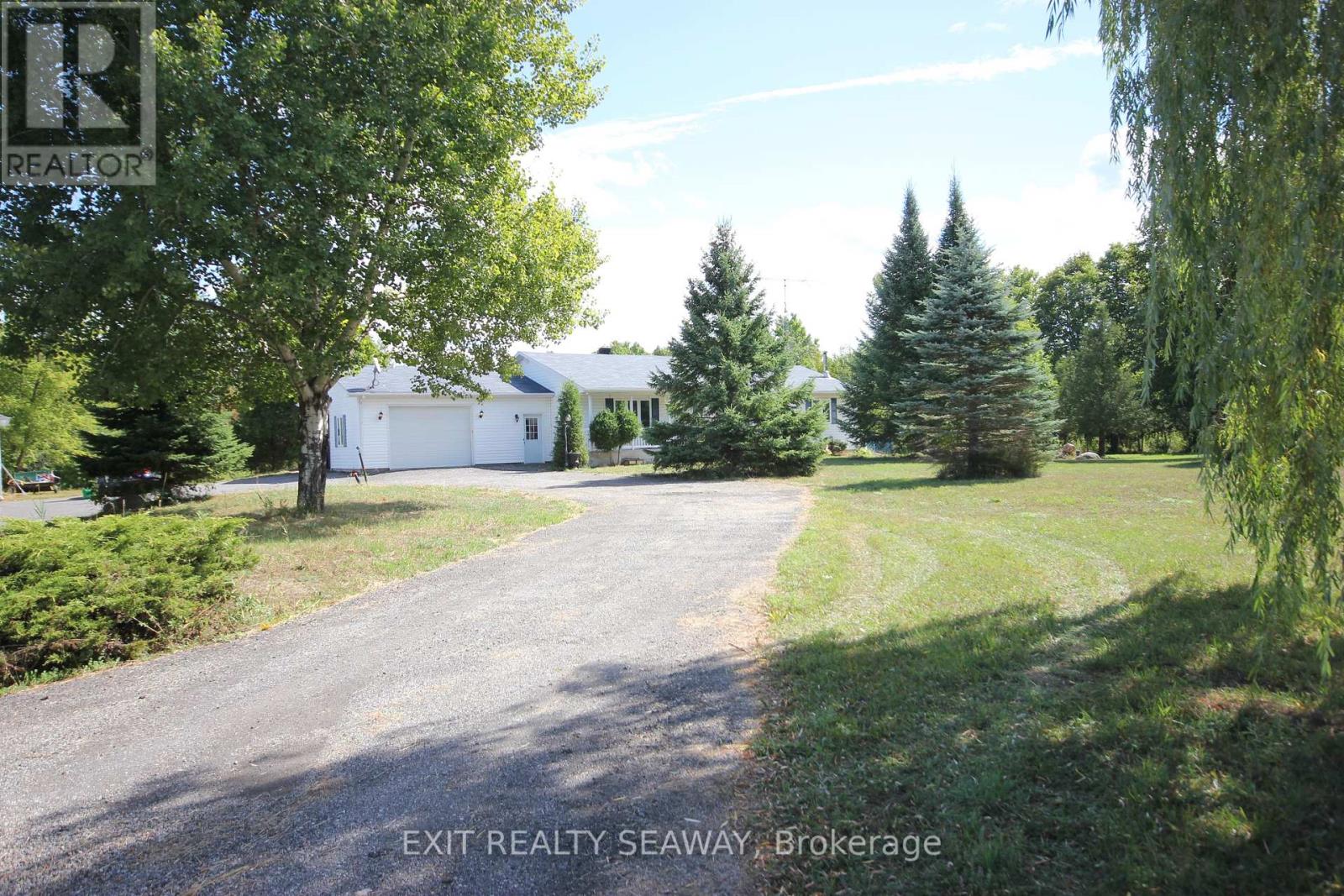 3395 Loch Garry Road N, North Glengarry, Ontario  K0C 1B0 - Photo 3 - X12407149