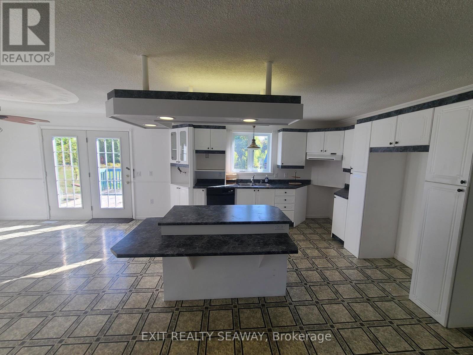 3395 Loch Garry Road N, North Glengarry, Ontario  K0C 1B0 - Photo 6 - X12407149