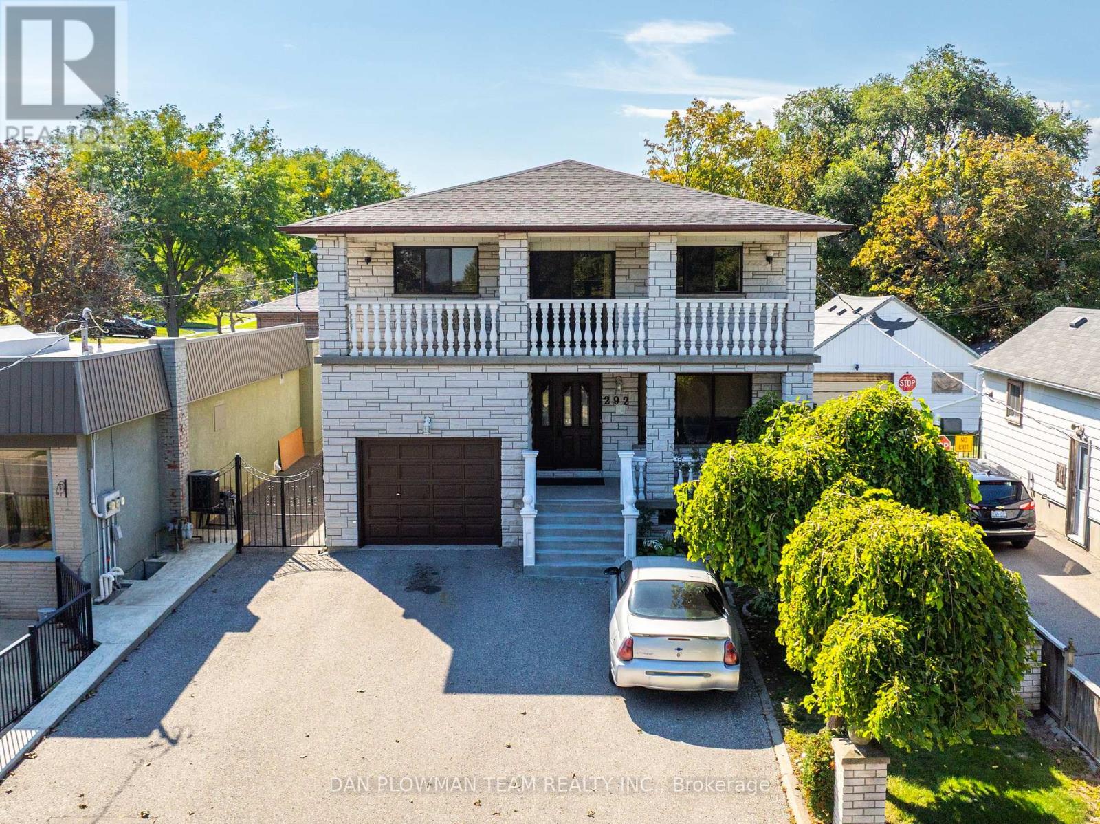 292 Gibbons Street, Oshawa, Ontario  L1J 4Y8 - Photo 3 - E12407032