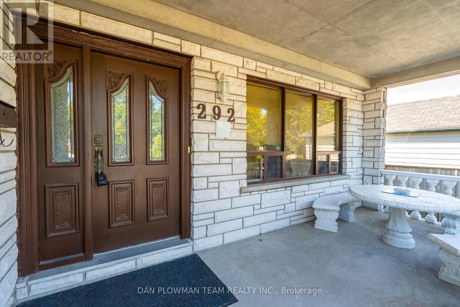 292 Gibbons Street, Oshawa, Ontario  L1J 4Y8 - Photo 4 - E12407032