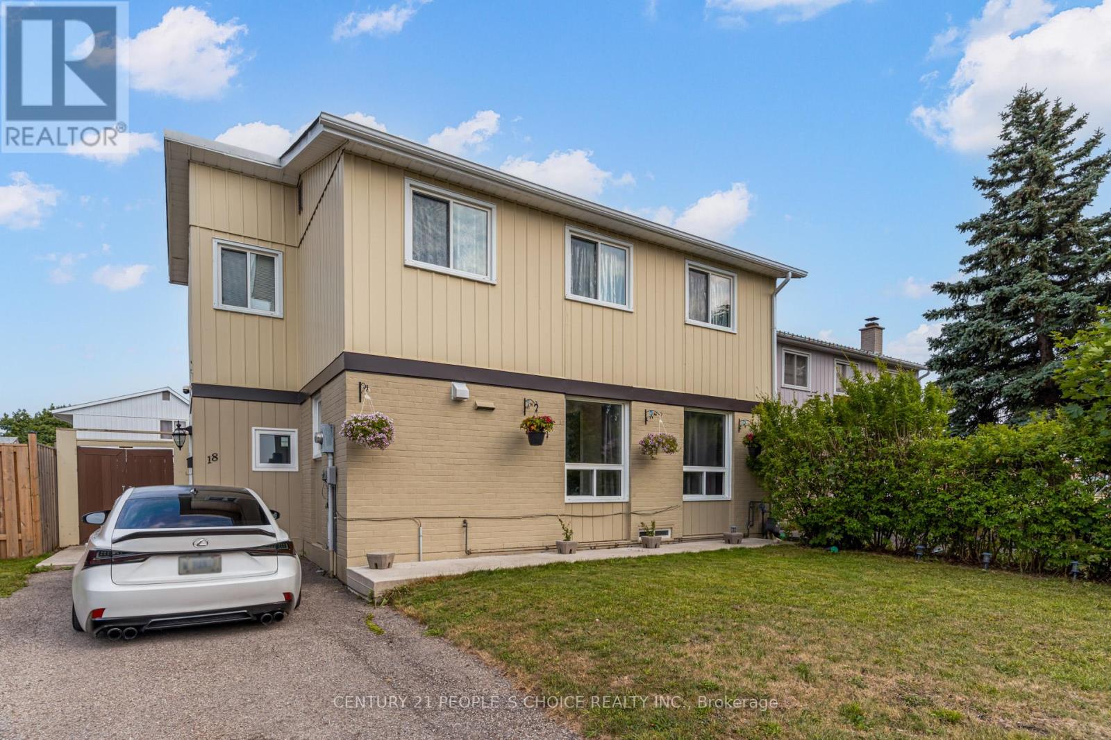 18 Hernon Court, Brampton, Ontario  L6S 2B9 - Photo 4 - W12389351
