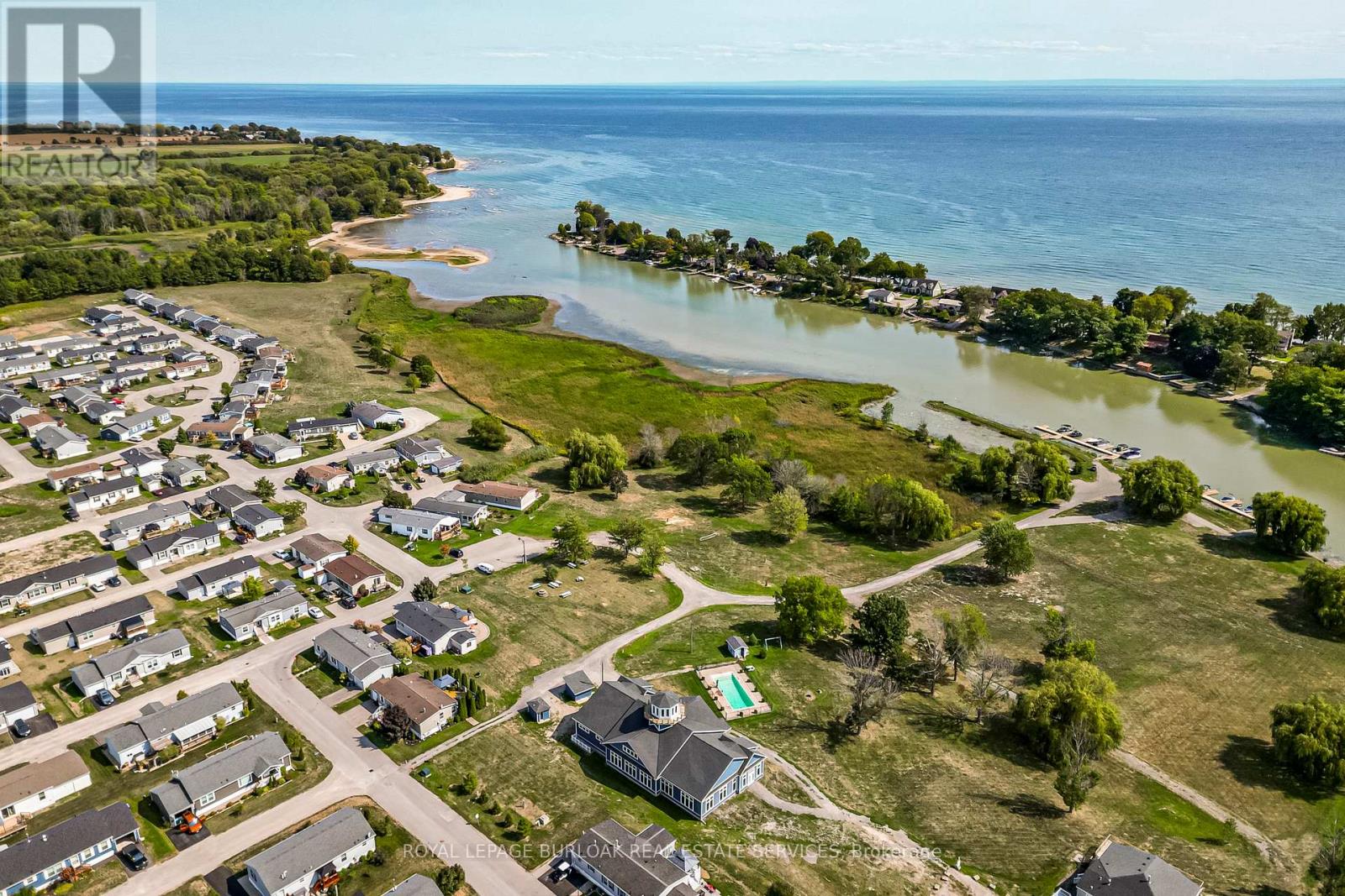 29 Hickory Hollow, Haldimand, Ontario  N0A 1L0 - Photo 46 - X12144898