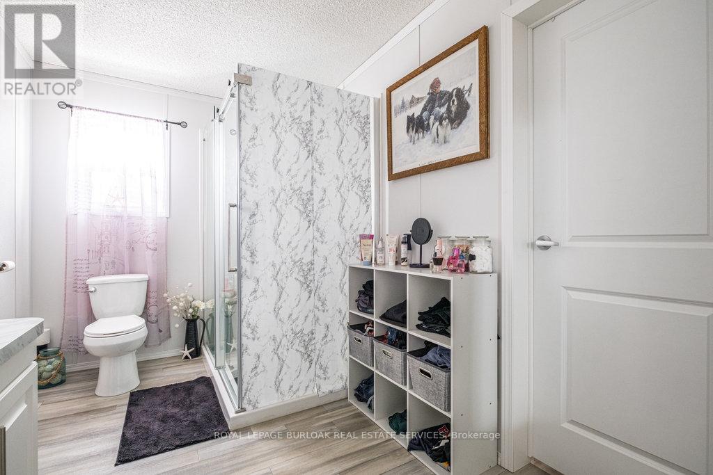 29 Hickory Hollow, Haldimand, Ontario  N0A 1L0 - Photo 15 - X12144898
