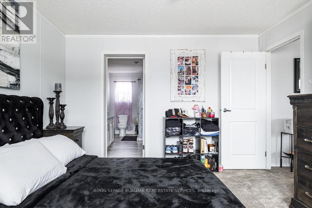 29 Hickory Hollow, Haldimand, Ontario  N0A 1L0 - Photo 13 - X12144898