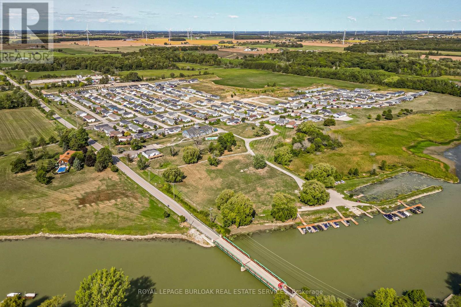29 Hickory Hollow, Haldimand, Ontario  N0A 1L0 - Photo 48 - X12144898
