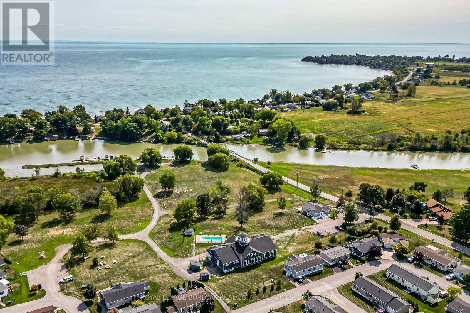 29 Hickory Hollow, Haldimand, Ontario  N0A 1L0 - Photo 45 - X12144898