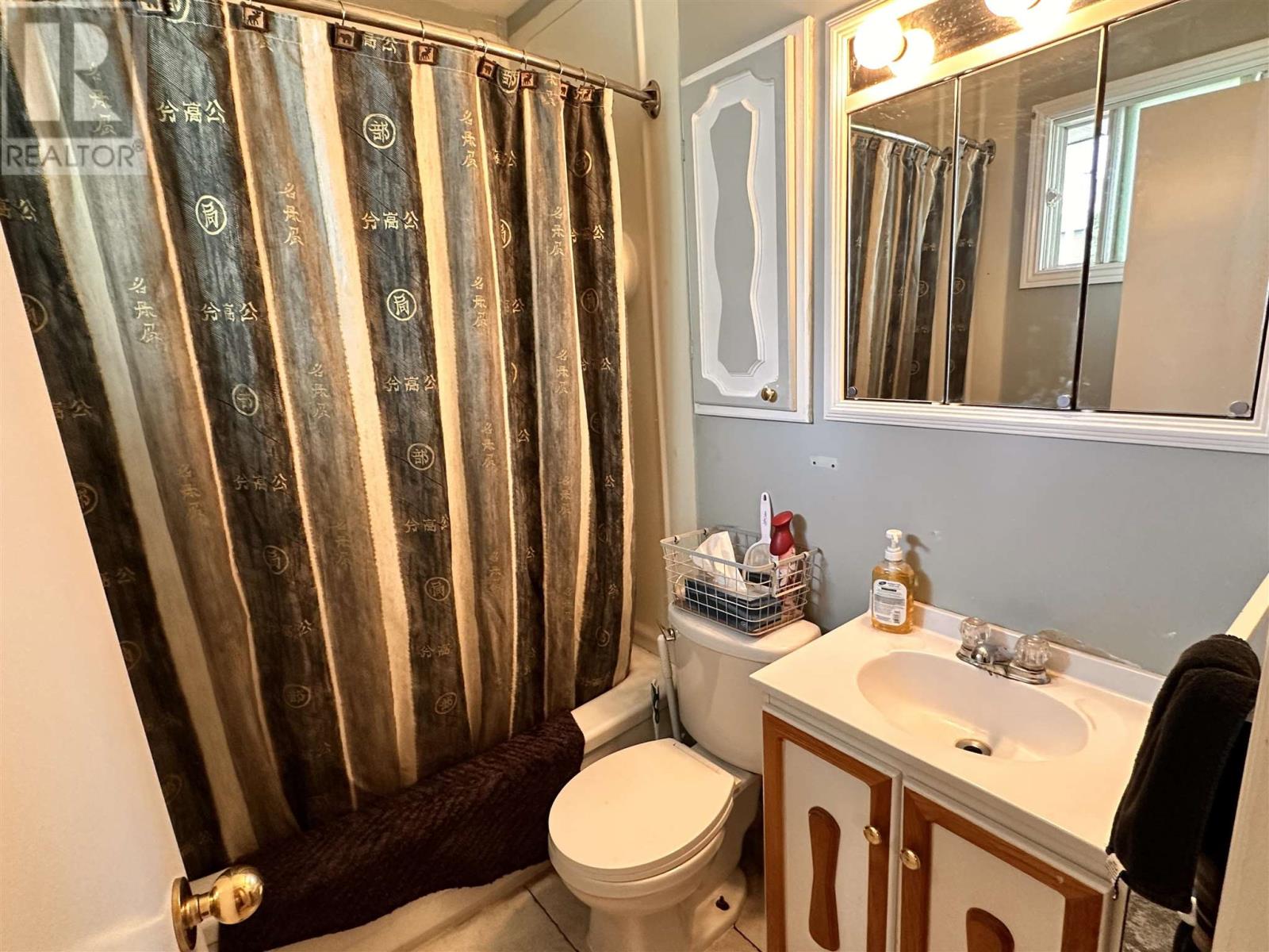 212 Hillside Dr S, Elliot Lake, Ontario  P5A 1N5 - Photo 13 - SM252056