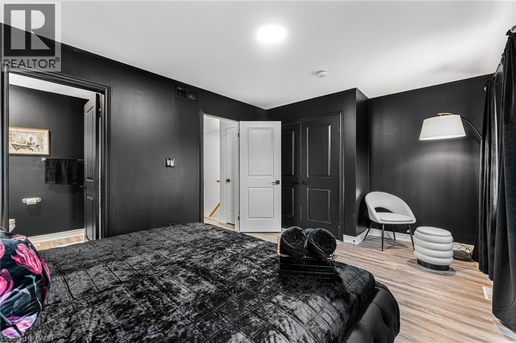 8196 Mcleod Road Unit# 2 Upper, Niagara Falls, Ontario  L2H 3N3 - Photo 36 - 40768362