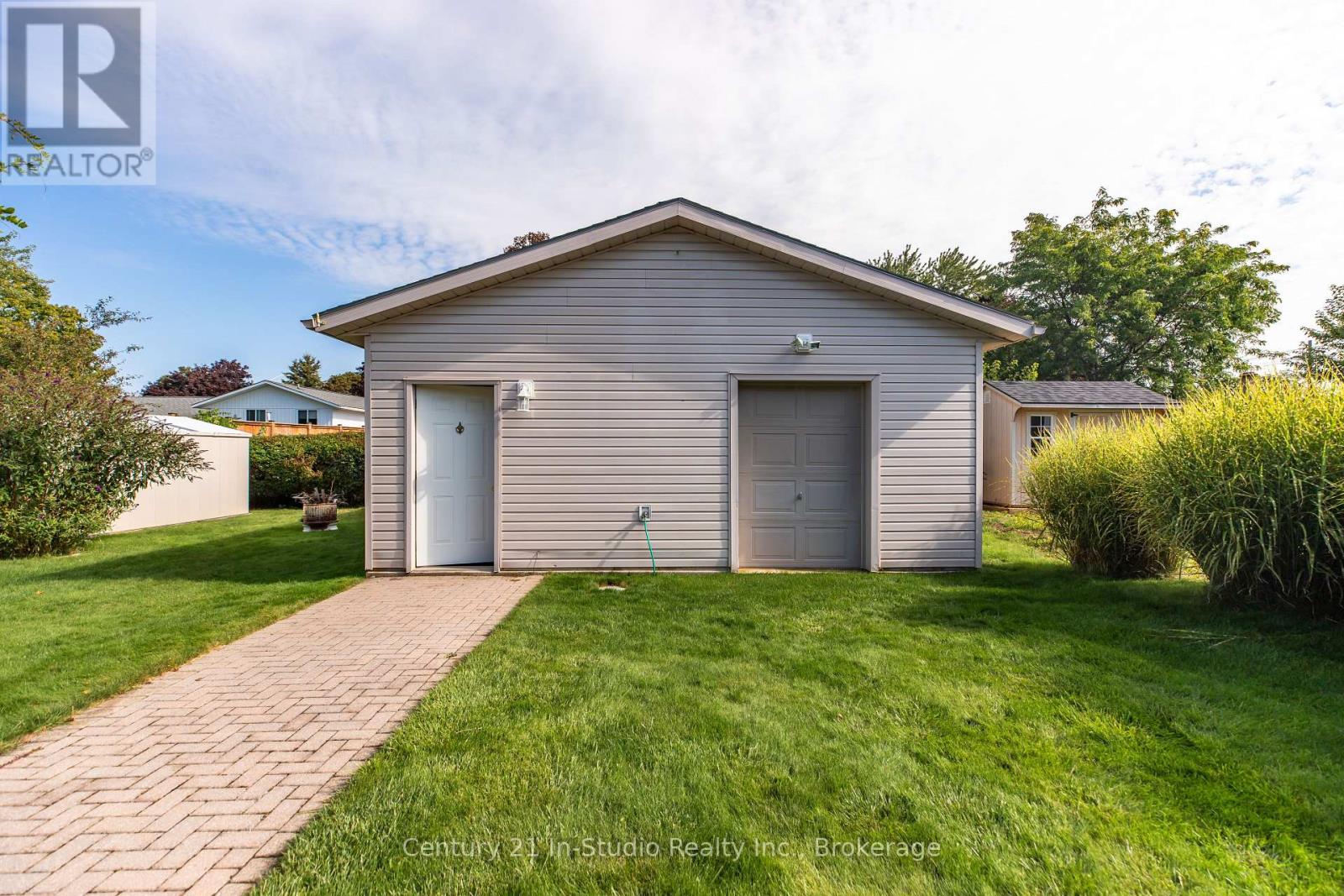 393 Crawford Street, Saugeen Shores, Ontario  N0H 2C2 - Photo 14 - X12407239