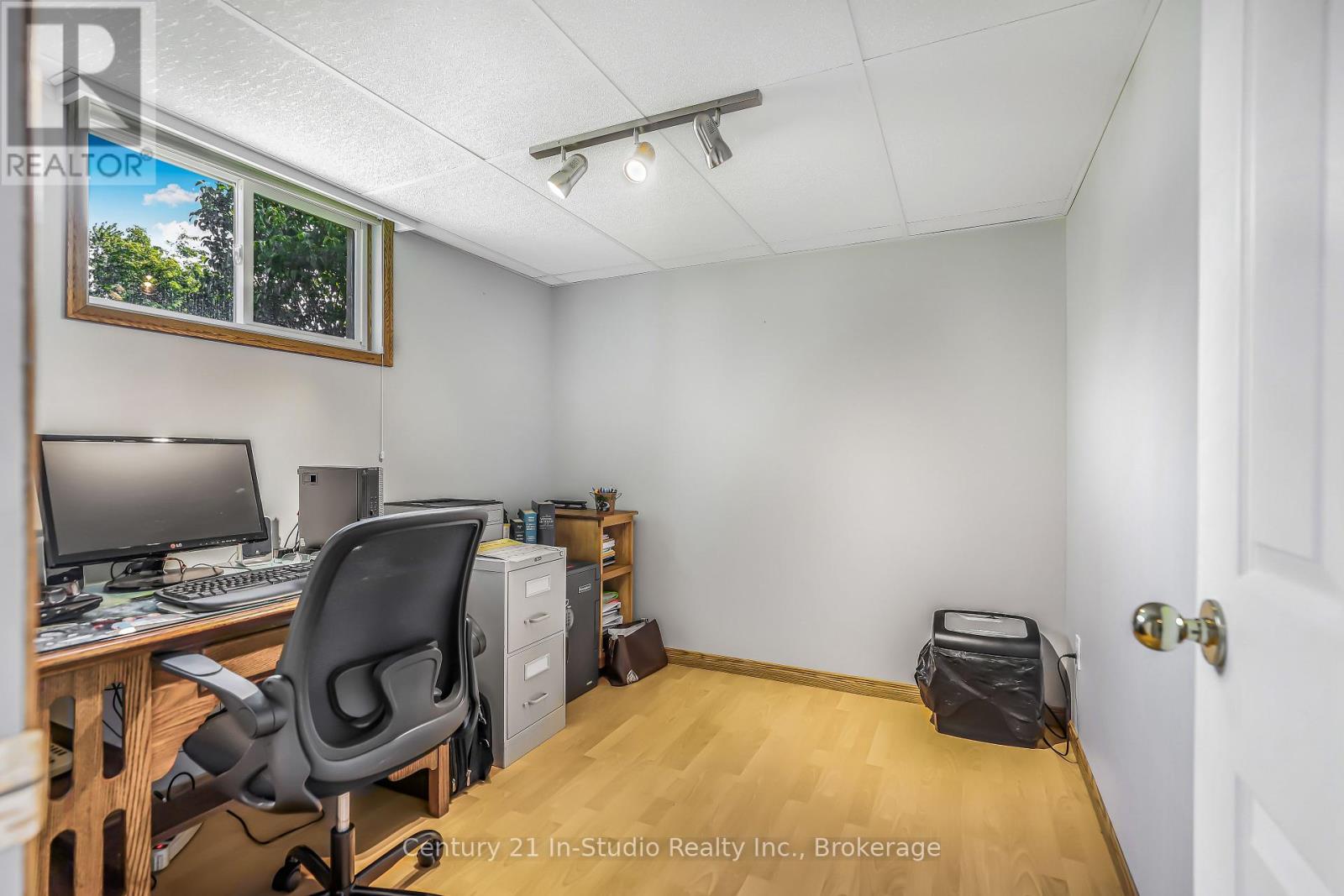 393 Crawford Street, Saugeen Shores, Ontario  N0H 2C2 - Photo 46 - X12407239