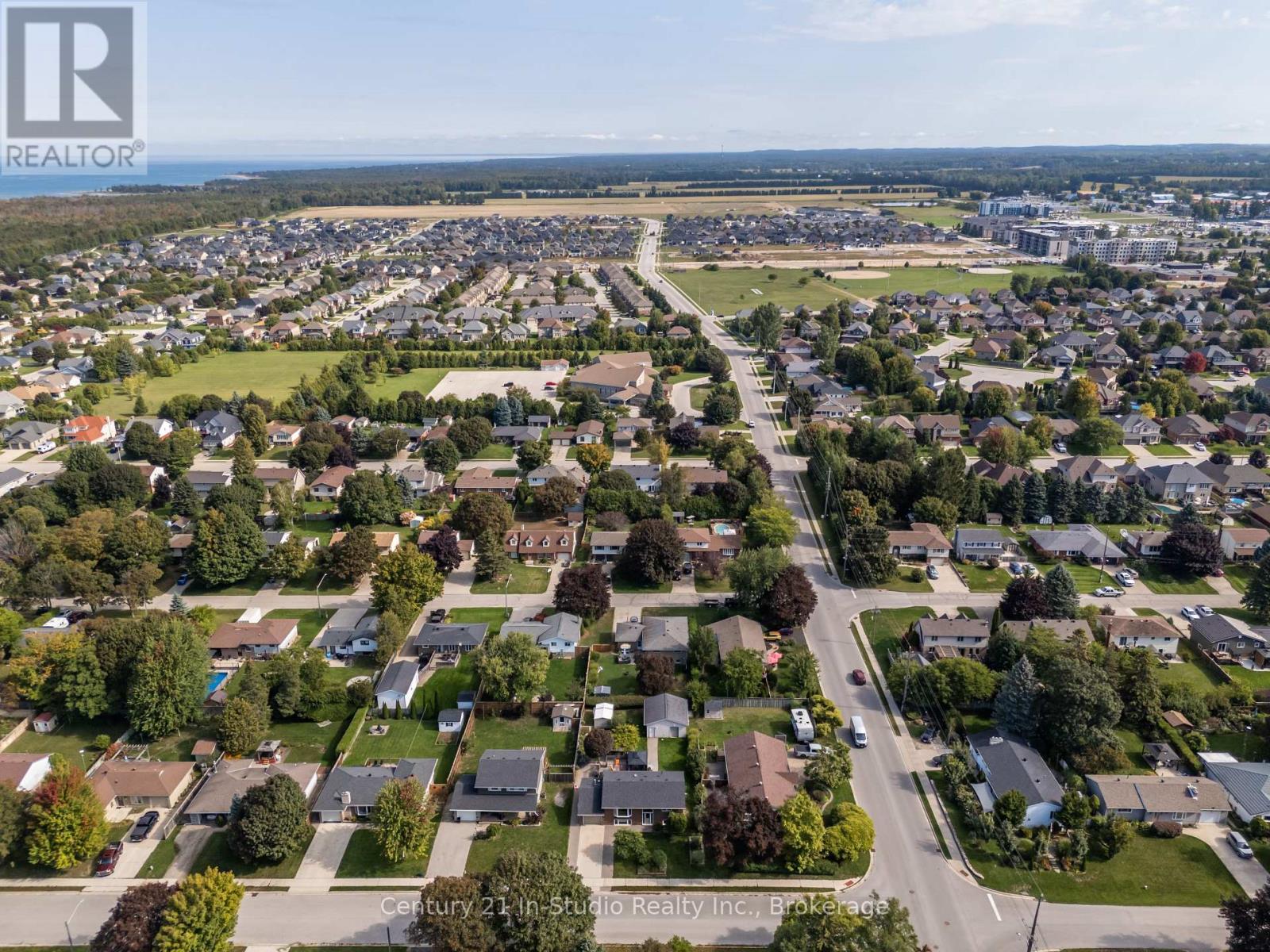 393 Crawford Street, Saugeen Shores, Ontario  N0H 2C2 - Photo 6 - X12407239