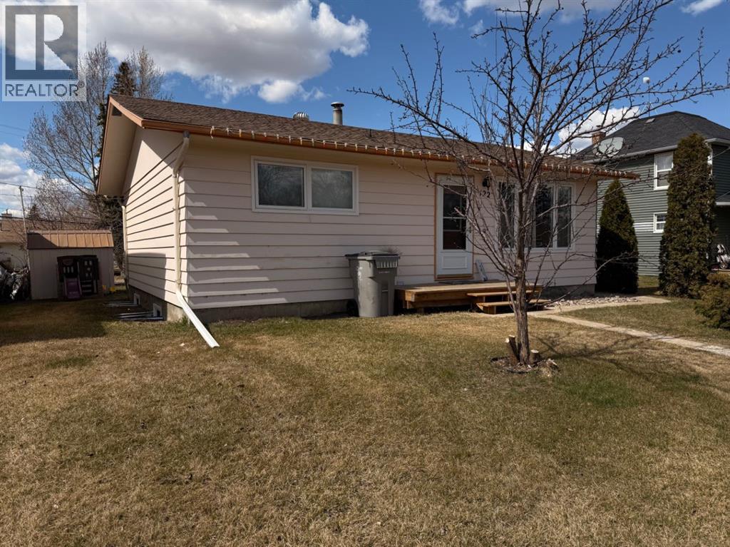 122 Main Street, Lashburn, Saskatchewan
