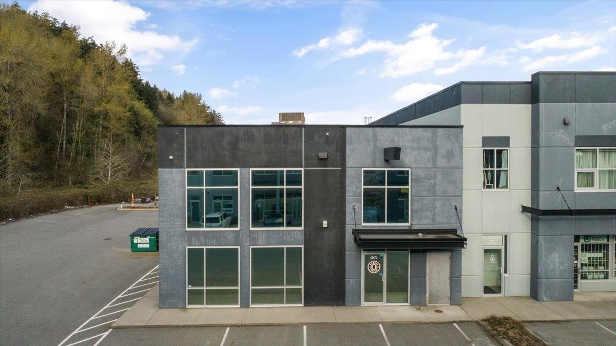 43871 Progress Way, West Chilliwack, Chilliwack, British Columbia  V2R 0E6 - Photo 2 - C8072252