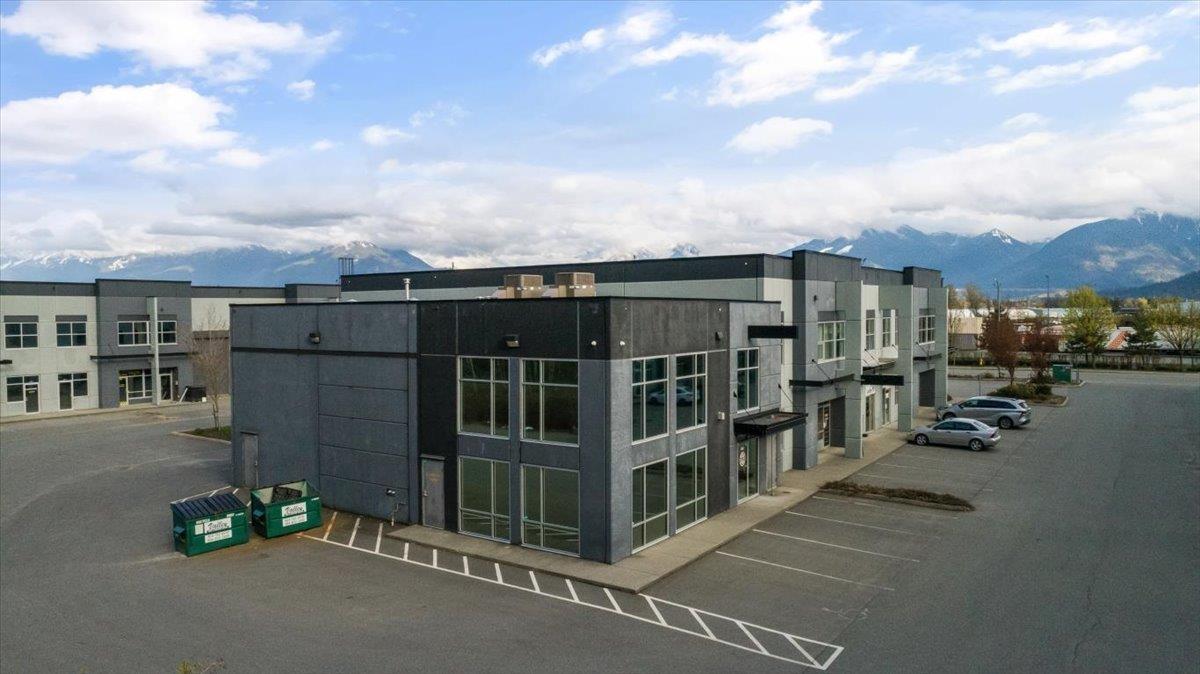 43871 Progress Way, West Chilliwack, Chilliwack, British Columbia  V2R 0E6 - Photo 3 - C8072252