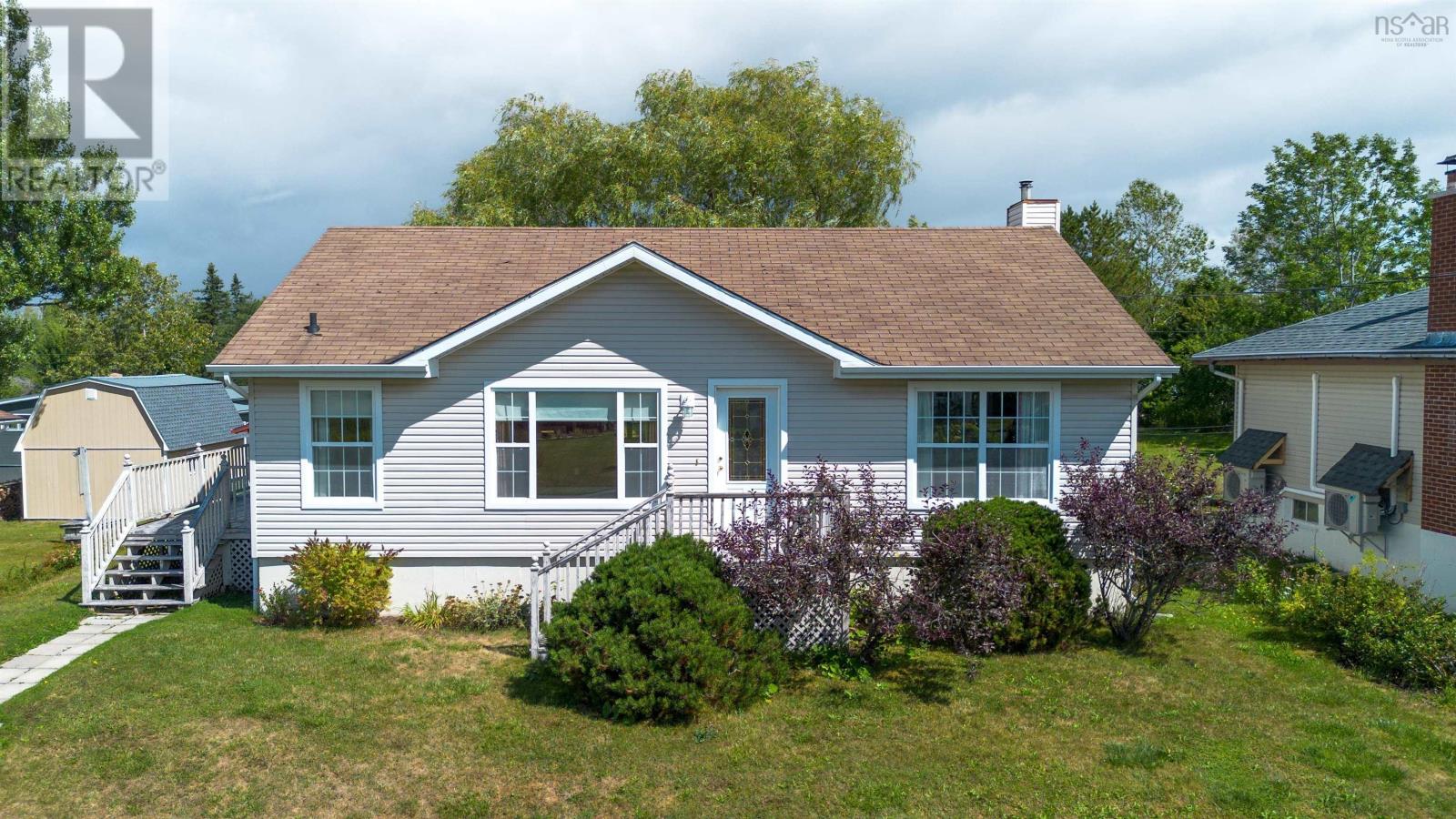 174 Twining Street, Baddeck, Nova Scotia  B0E 1B0 - Photo 2 - 202522034