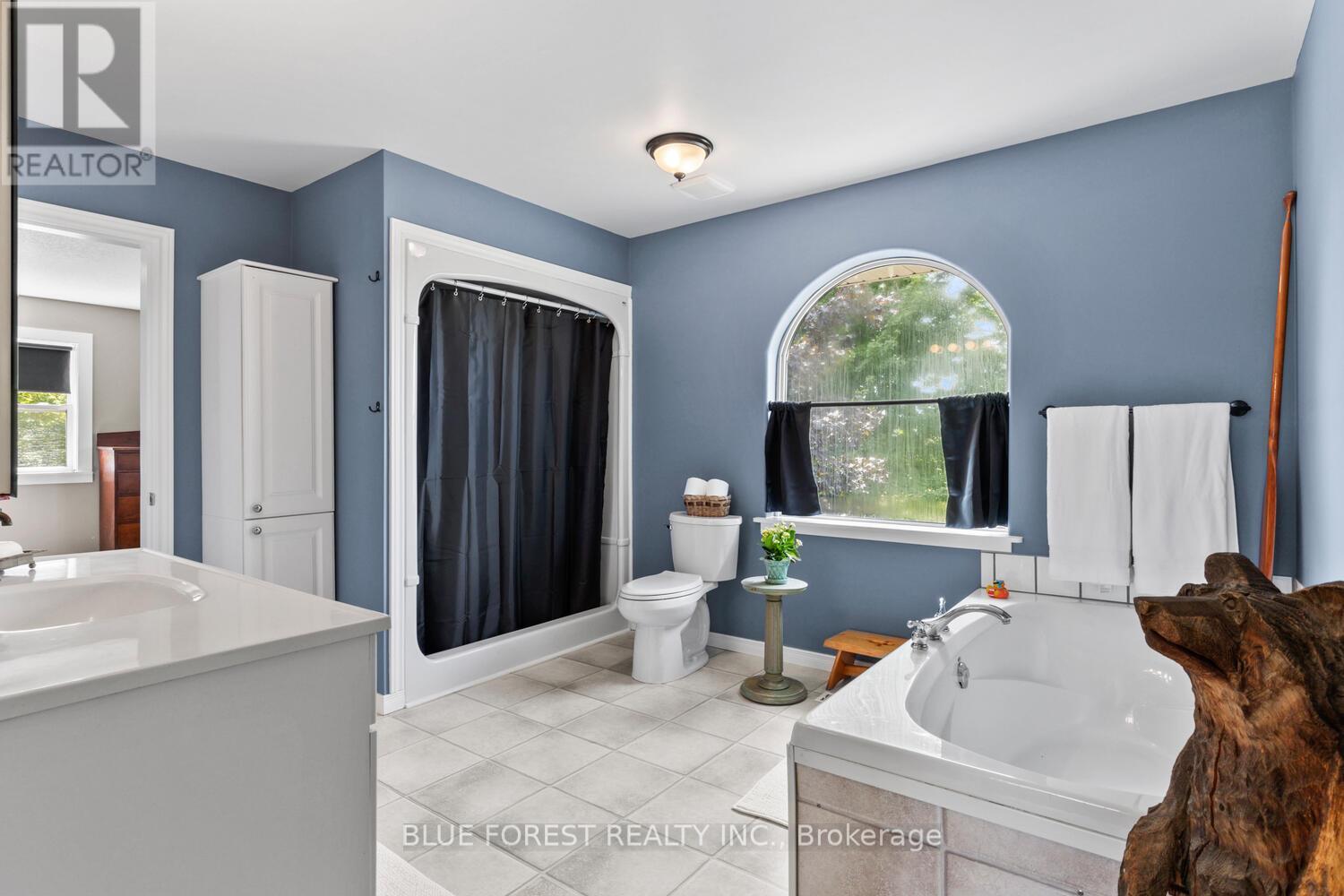21948 Adelaide Street N, Middlesex Centre, Ontario  N0M 1C0 - Photo 23 - X12407235
