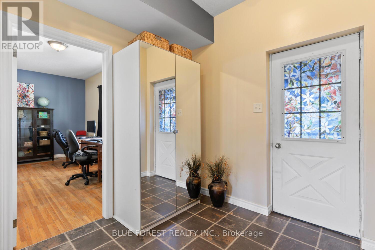 21948 Adelaide Street N, Middlesex Centre, Ontario  N0M 1C0 - Photo 8 - X12407235