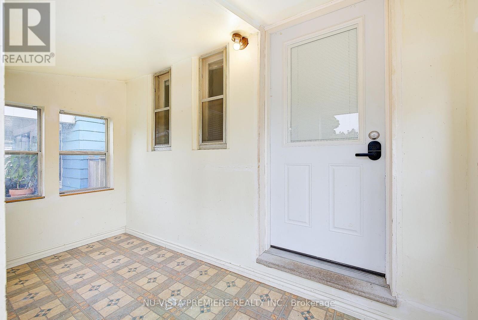 259 Sanders Street, London East, Ontario  N5Z 2T1 - Photo 6 - X12407245