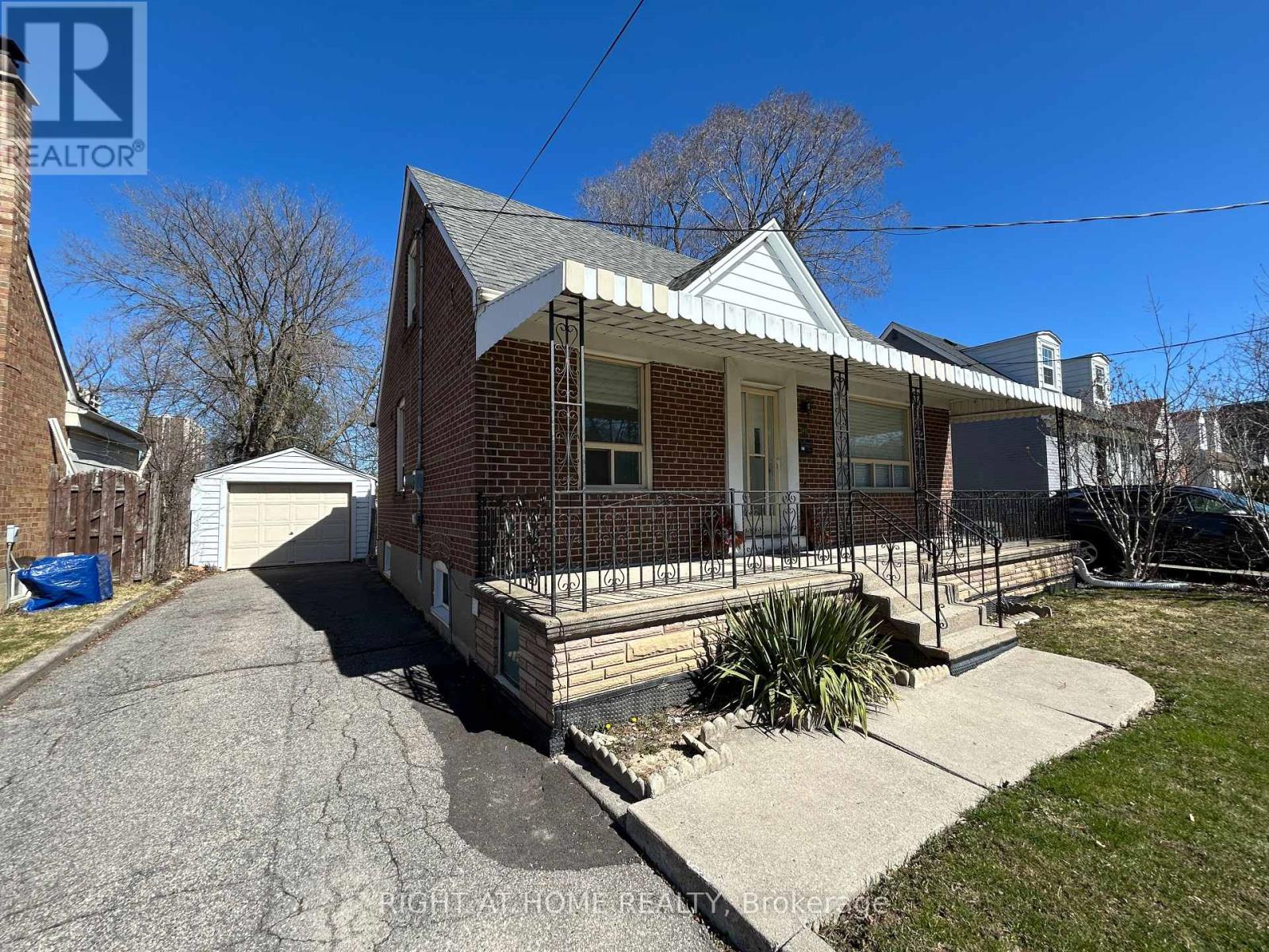 50 Moore Park Avenue, Toronto, Ontario  M2M 1M9 - Photo 1 - C12407215
