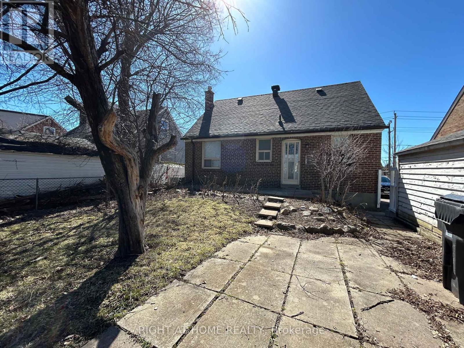 50 Moore Park Avenue, Toronto, Ontario  M2M 1M9 - Photo 17 - C12407215