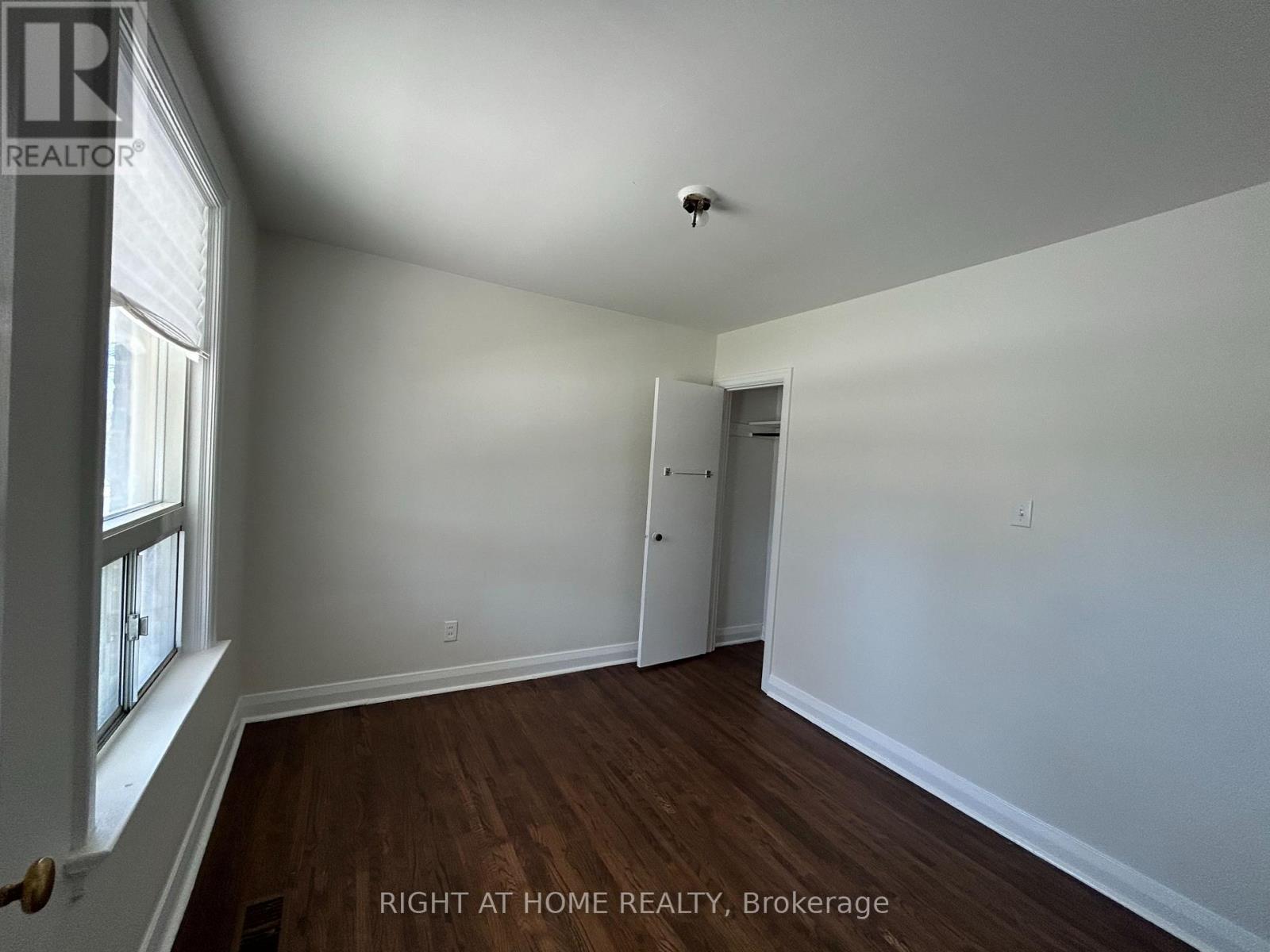 50 Moore Park Avenue, Toronto, Ontario  M2M 1M9 - Photo 4 - C12407215