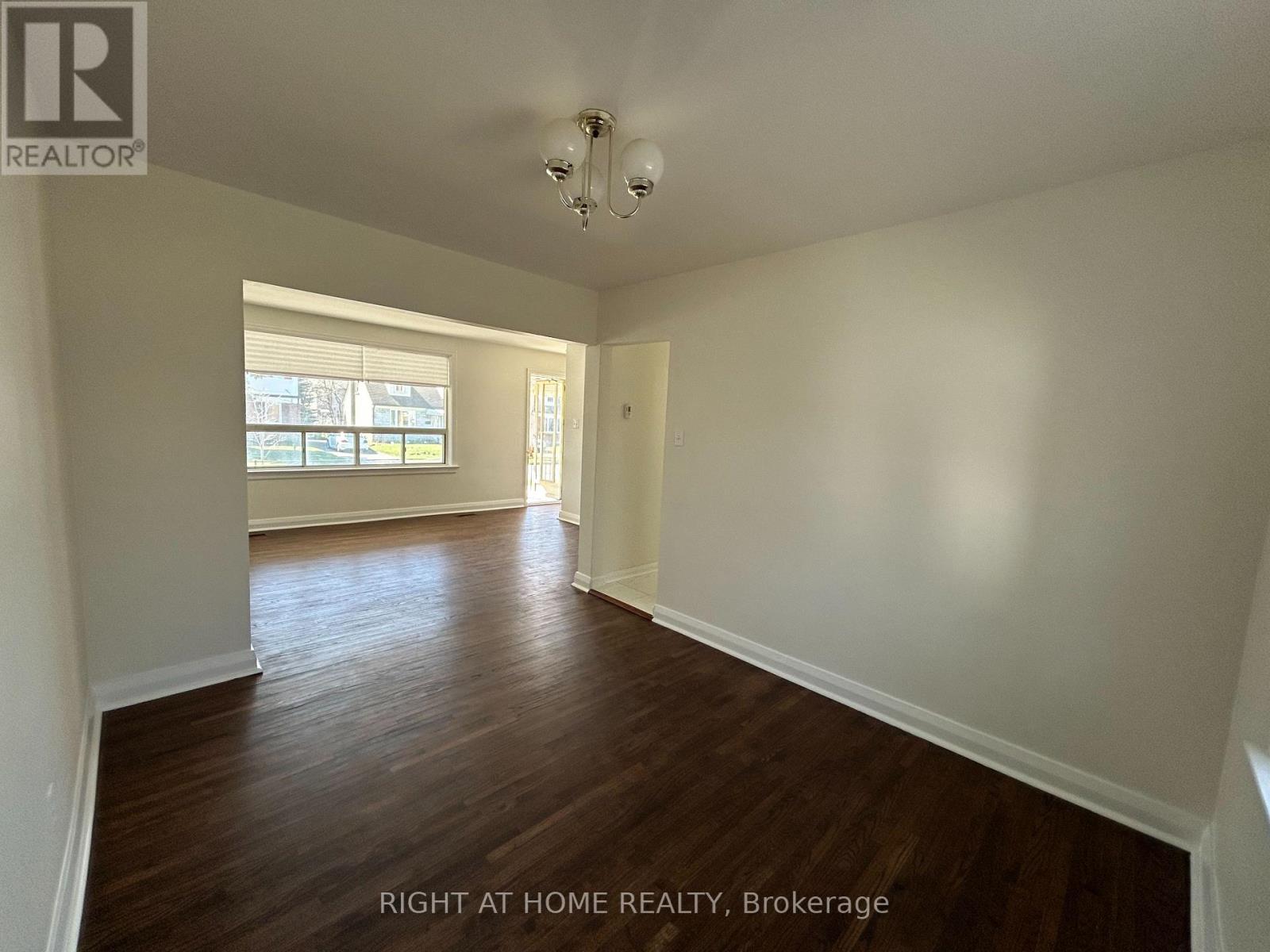 50 Moore Park Avenue, Toronto, Ontario  M2M 1M9 - Photo 5 - C12407215