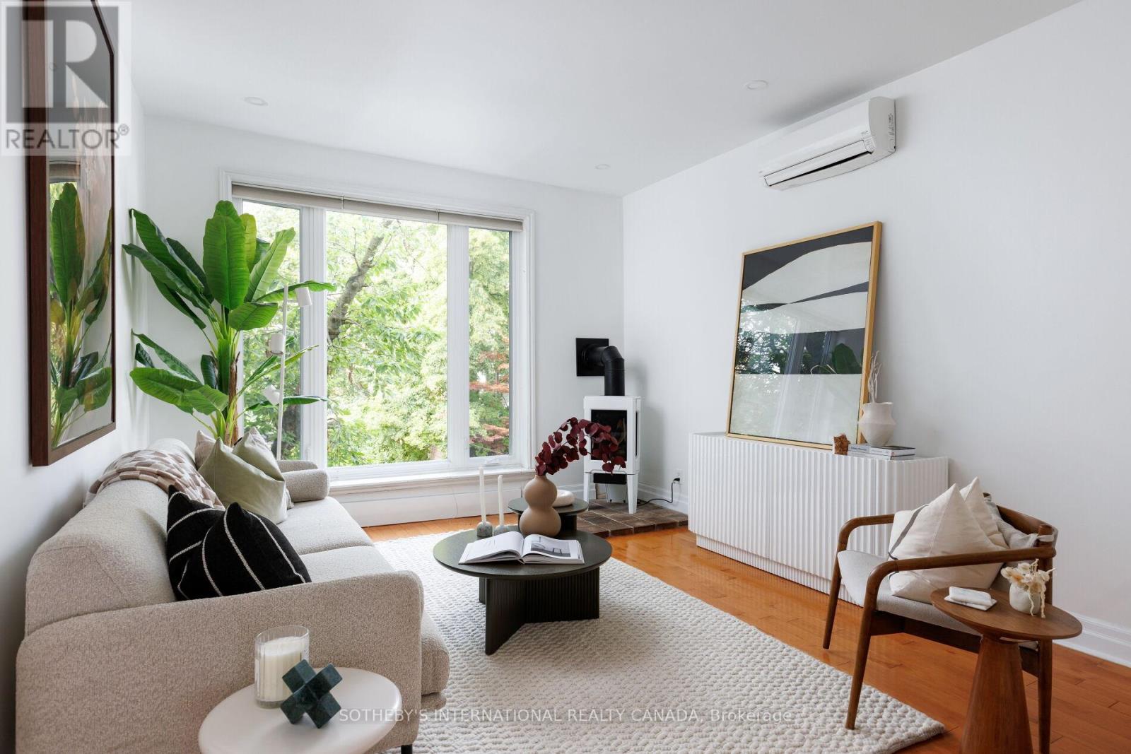 234 Waverley Road, Toronto (The Beaches), Ontario  M4L 3T3 - Photo 4 - E12407205