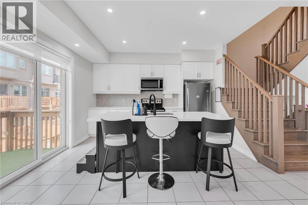 135 Borers Creek Circle, Waterdown, Ontario  L8B 1W3 - Photo 11 - 40770274