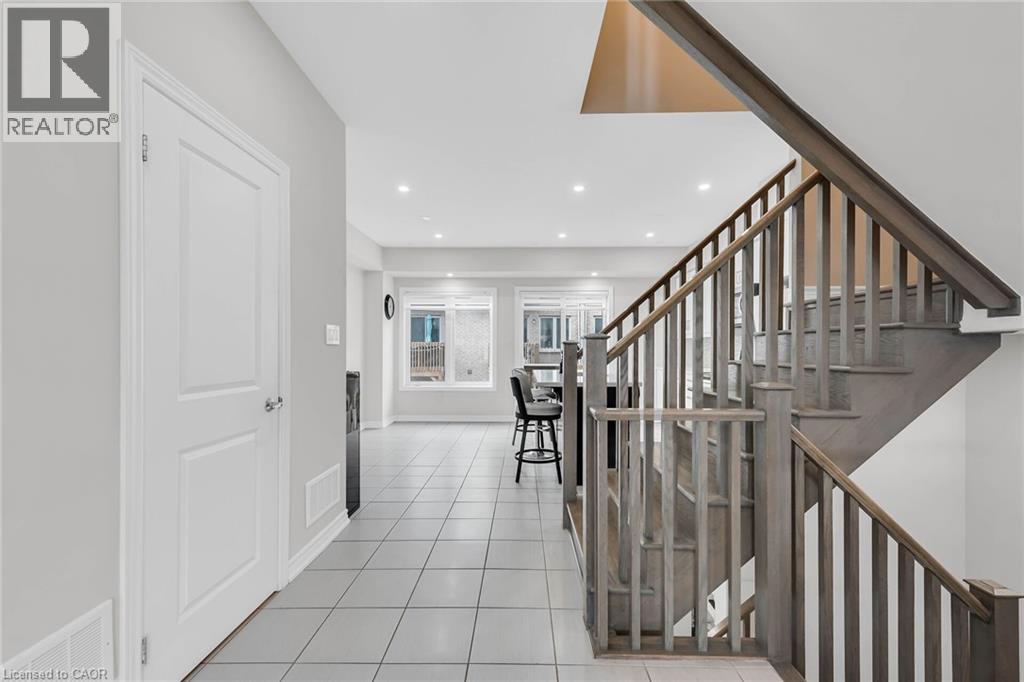 135 Borers Creek Circle, Waterdown, Ontario  L8B 1W3 - Photo 19 - 40770274