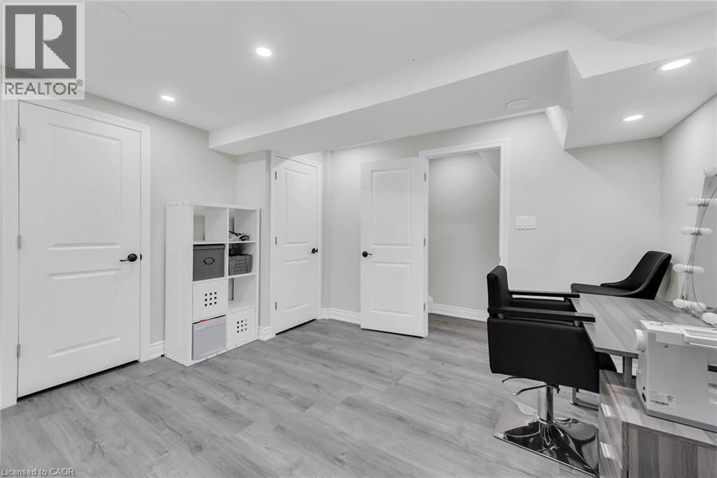 135 Borers Creek Circle, Waterdown, Ontario  L8B 1W3 - Photo 29 - 40770274