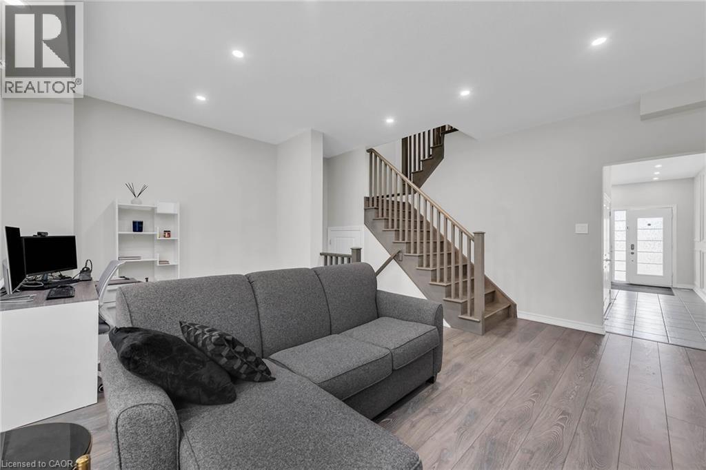 135 Borers Creek Circle, Waterdown, Ontario  L8B 1W3 - Photo 6 - 40770274